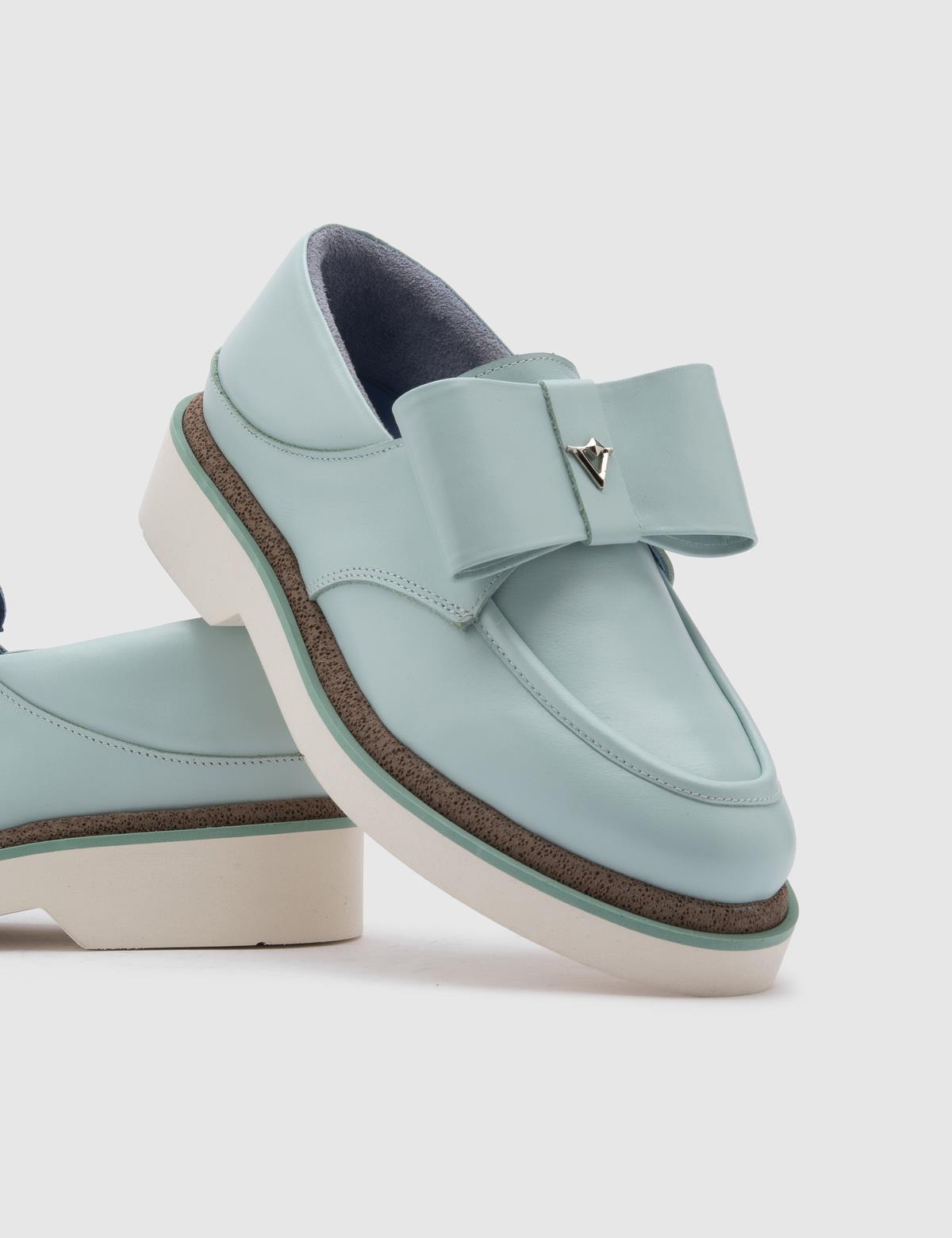 Adia Hellblauer Leder-Loafer für Damen