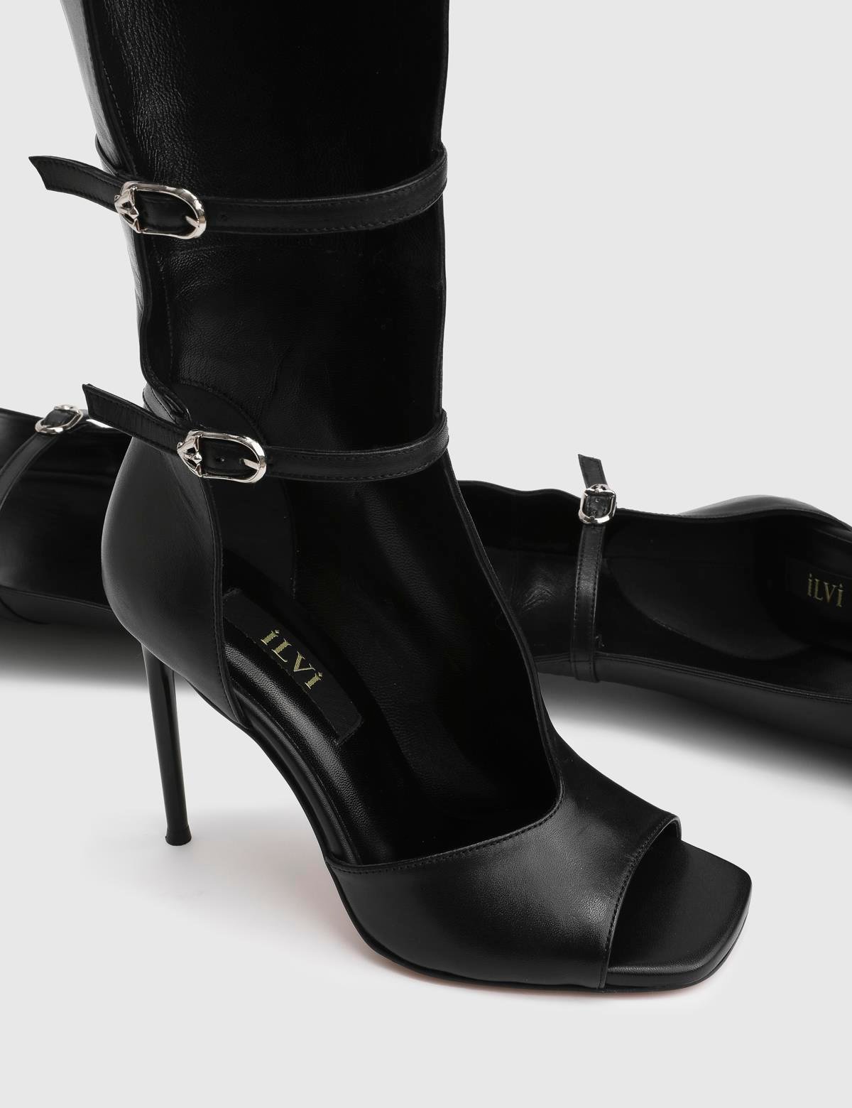 Junee Black Leather Women's Heeled High Boot