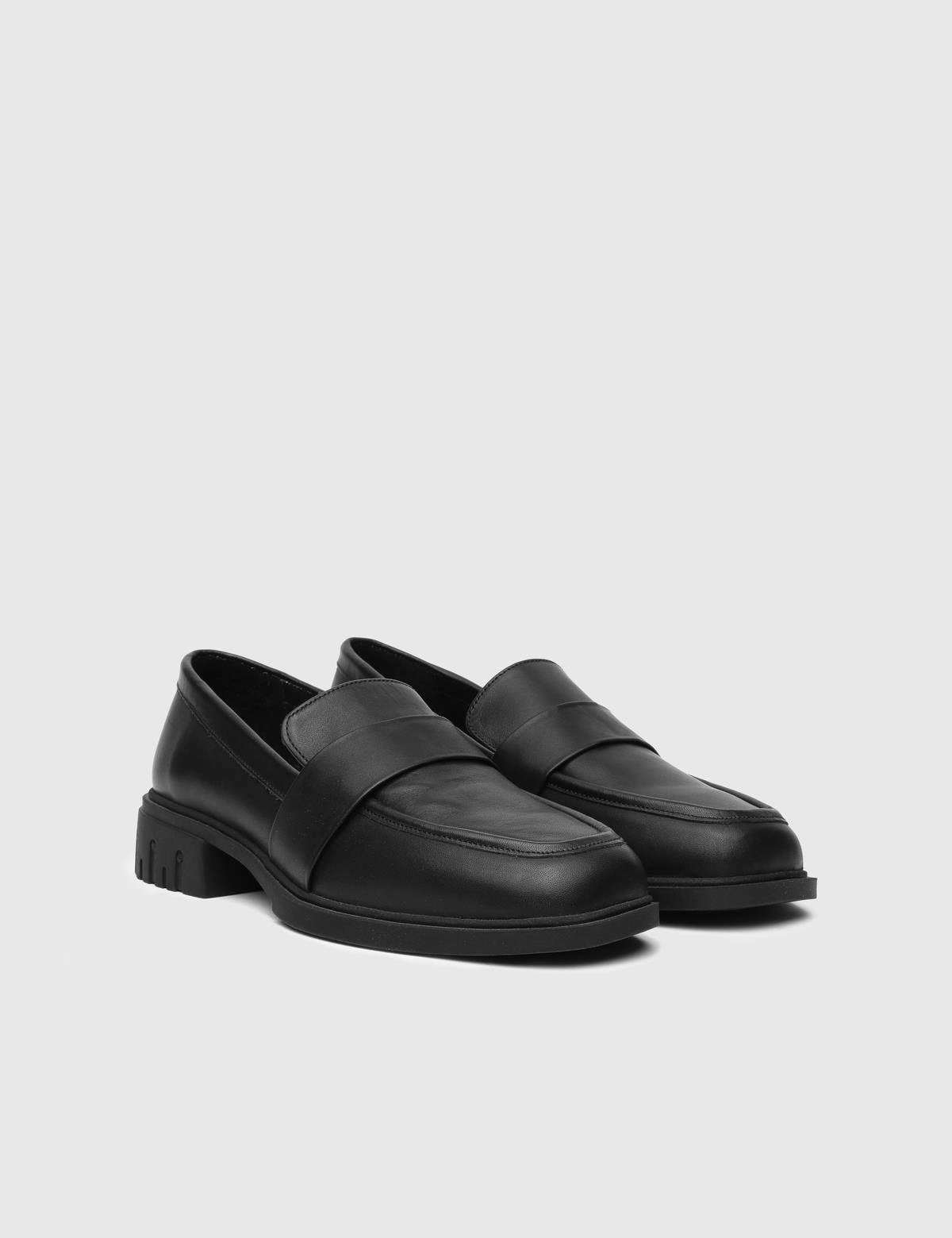 Liliya Black Leather Women's Loafer