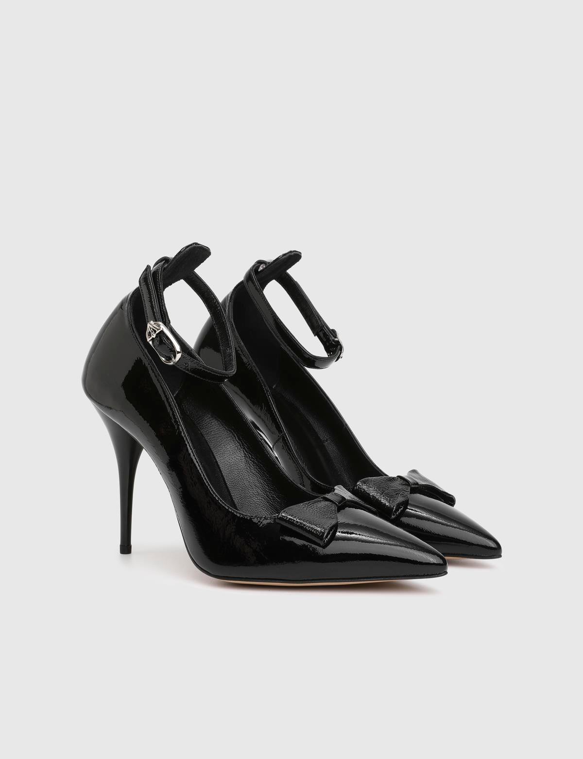 Noble Black Patent Leather Women's Pump