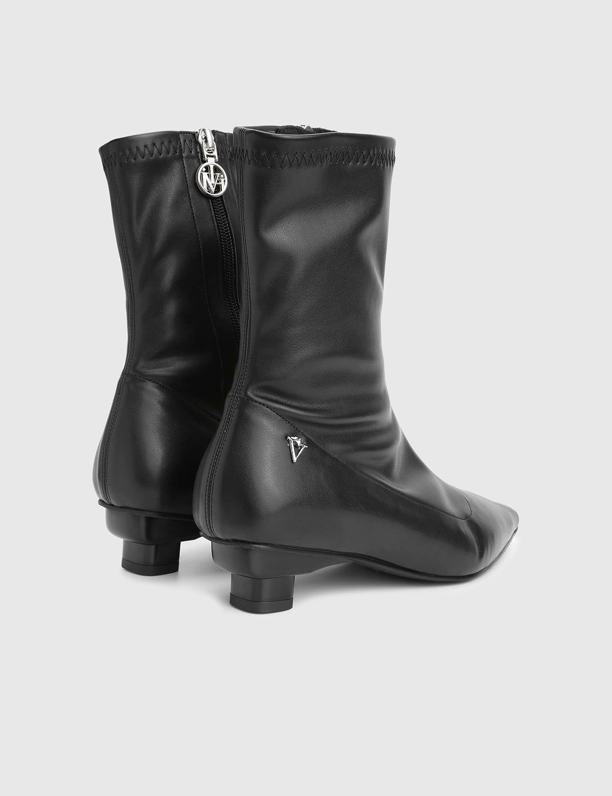 Vasanta Black Leather Women's Heeled Stretch Boot