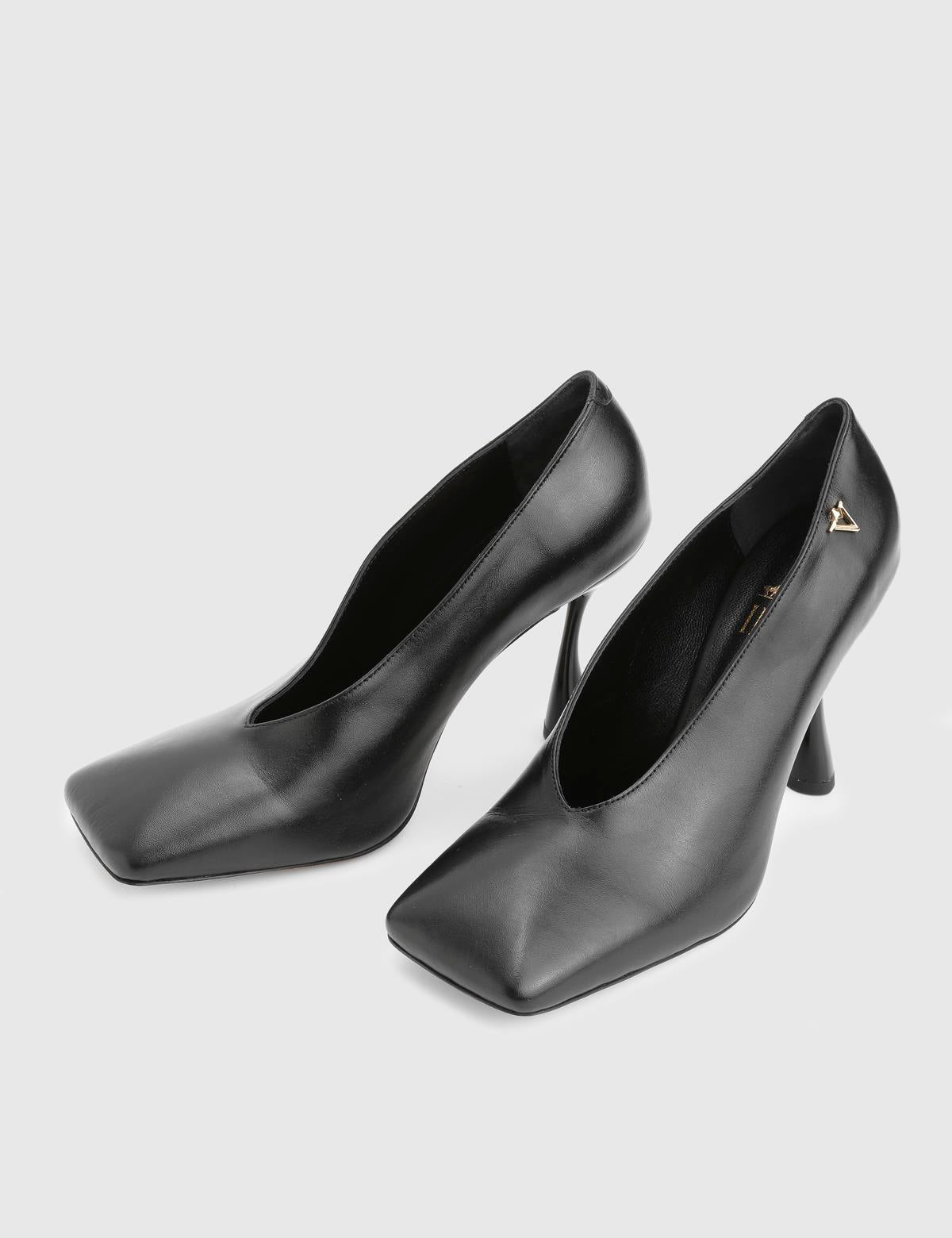 Wine Black Leather Women's Pump