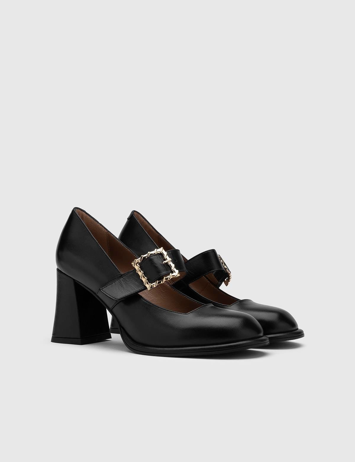 Beso Black Leather Women's Pump
