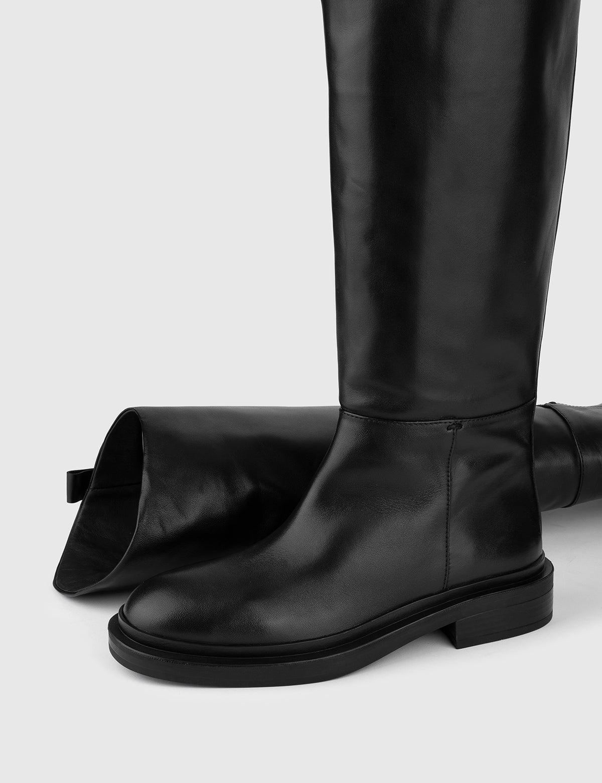 Hoher Damenstiefel Lukia aus schwarzem Leder