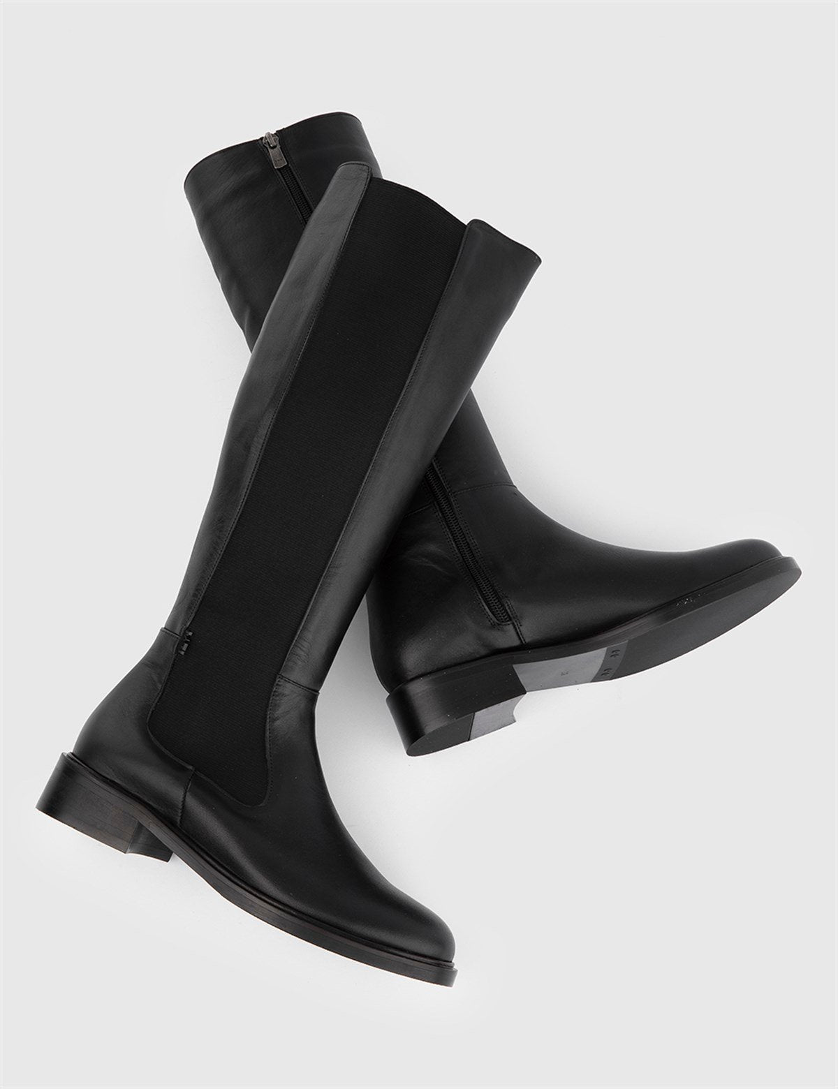 Hoher Damenstiefel Nitra aus schwarzem Leder