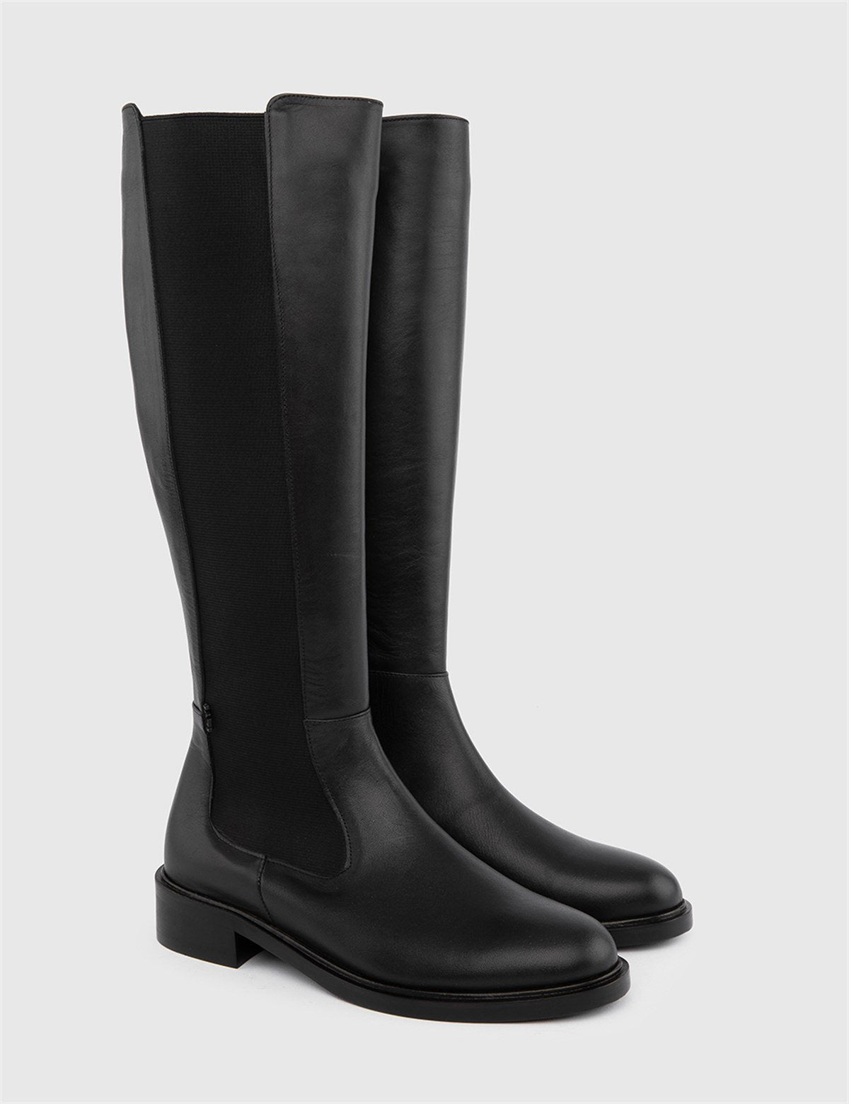 Hoher Damenstiefel Nitra aus schwarzem Leder