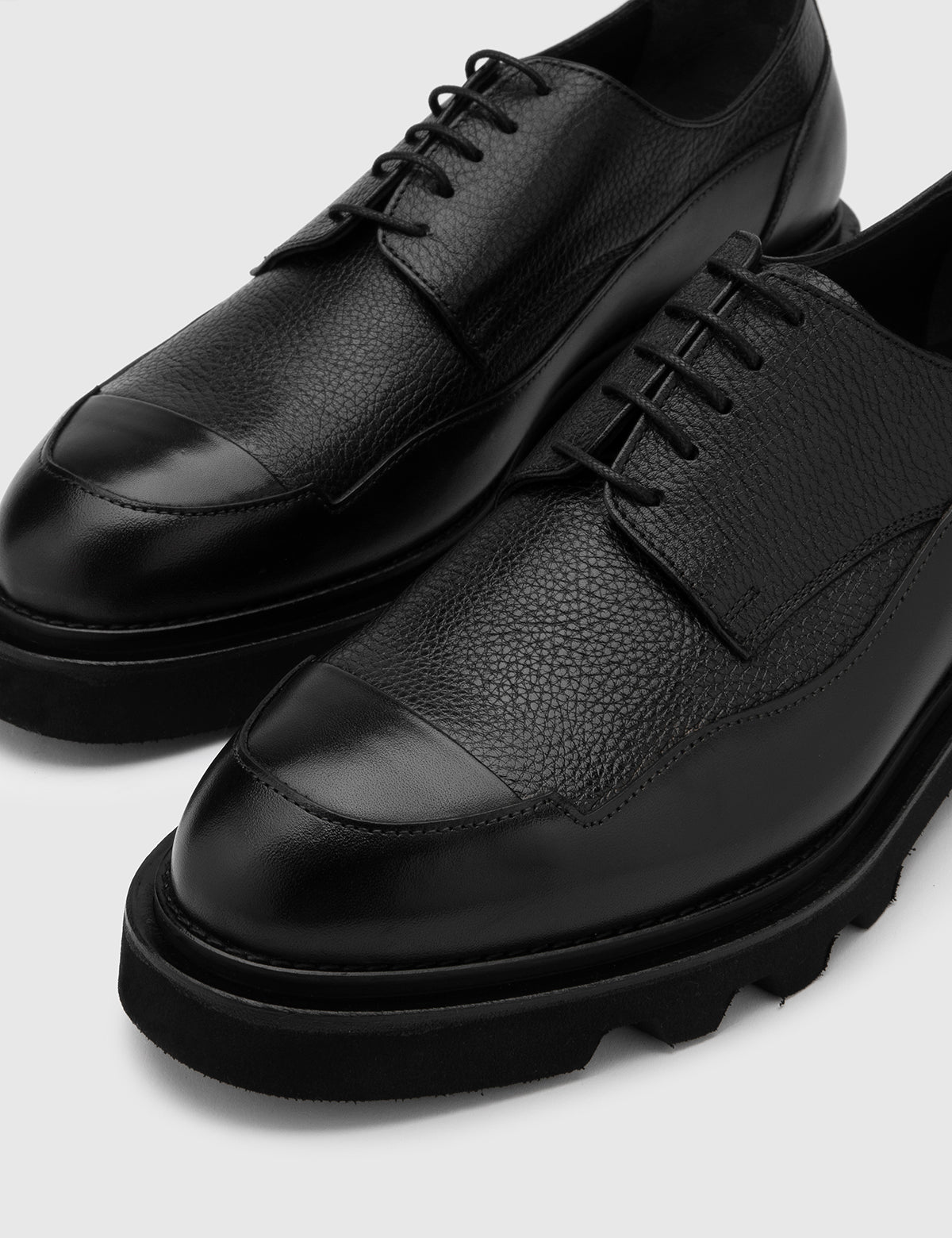 Teona Black Leather Men's Daily Shoe