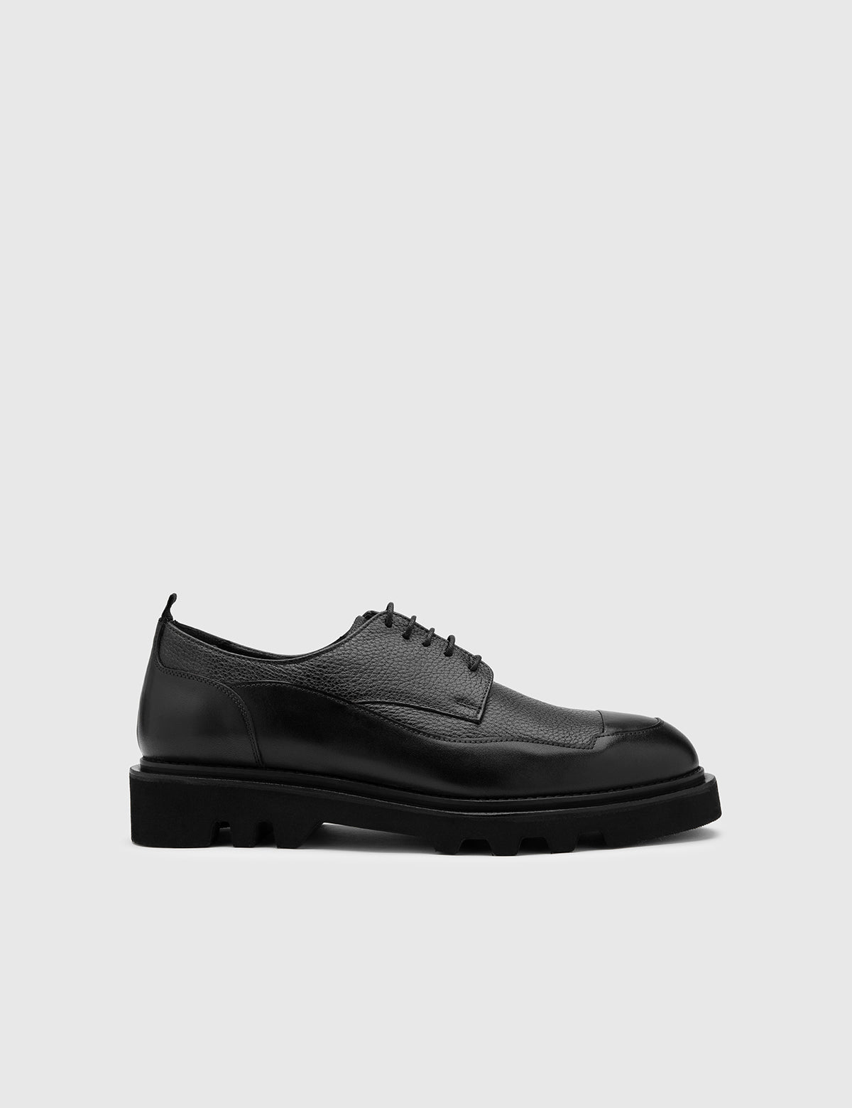Teona Black Leather Men's Daily Shoe