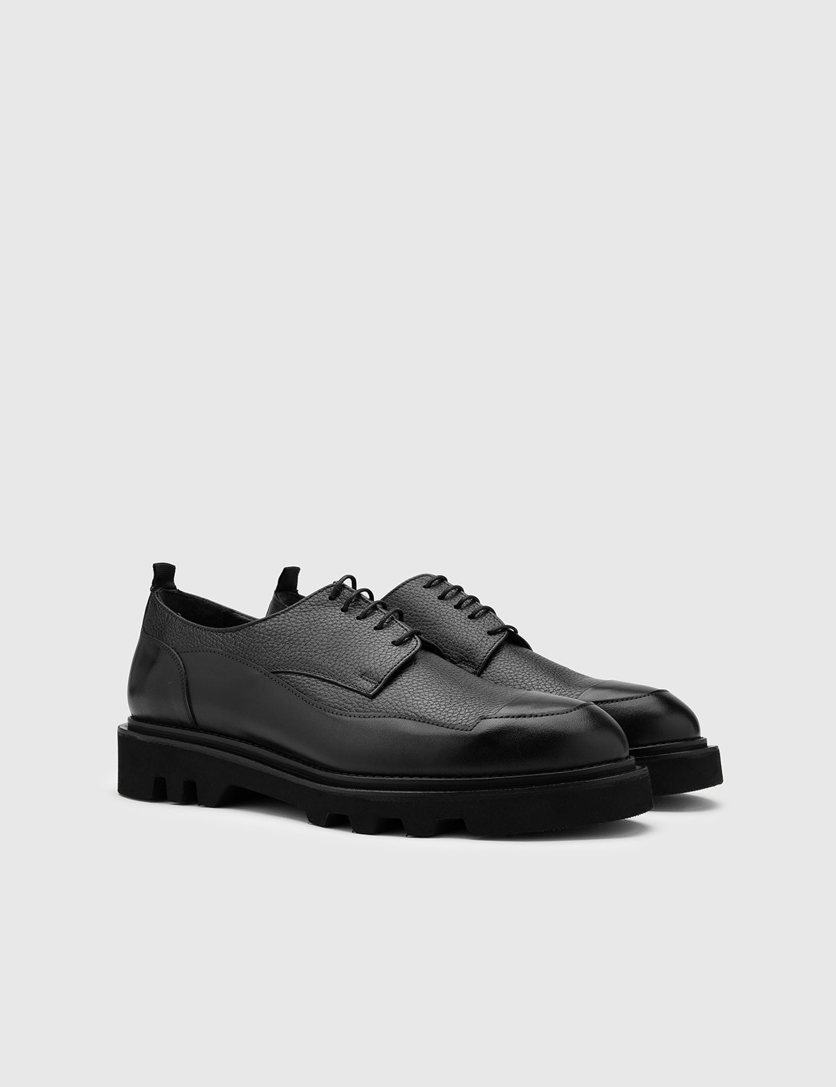 Teona Black Leather Men's Daily Shoe