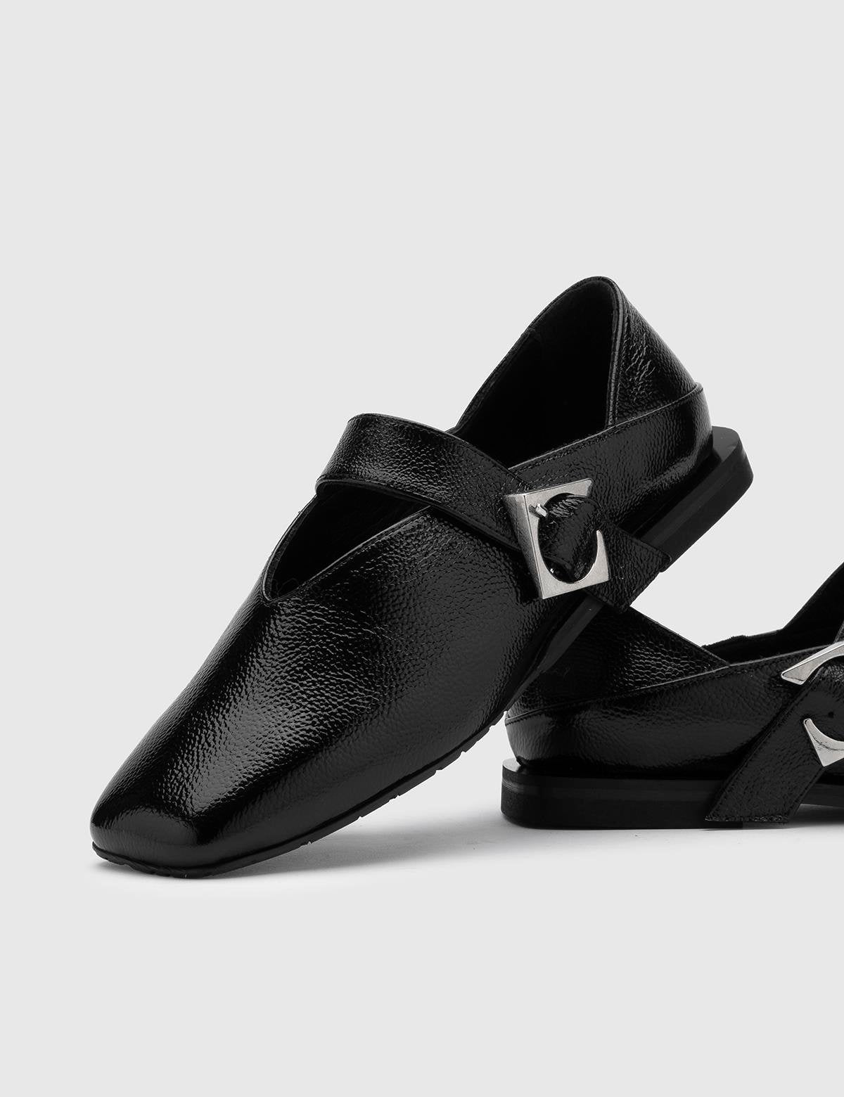 Vekda Black Patent Leather Women's Loafer
