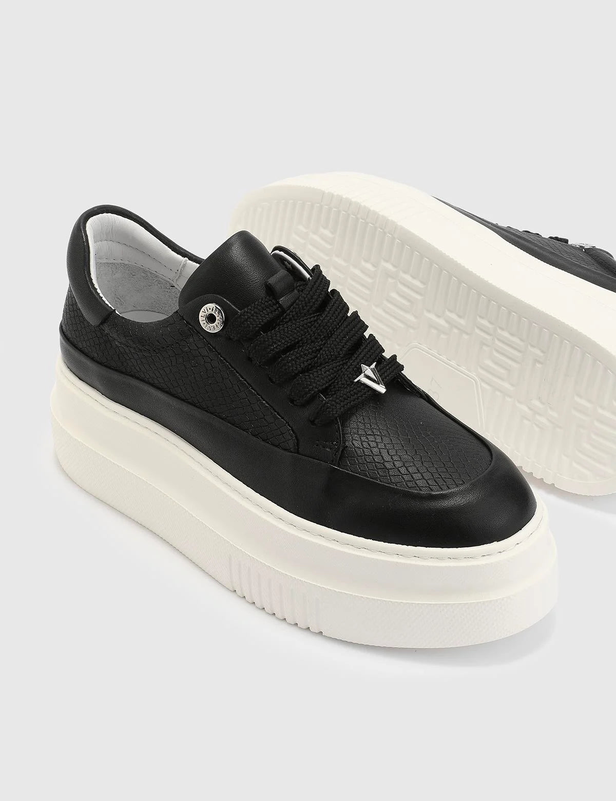 Fien Damen-Sneaker aus schwarzem Floater-Leder