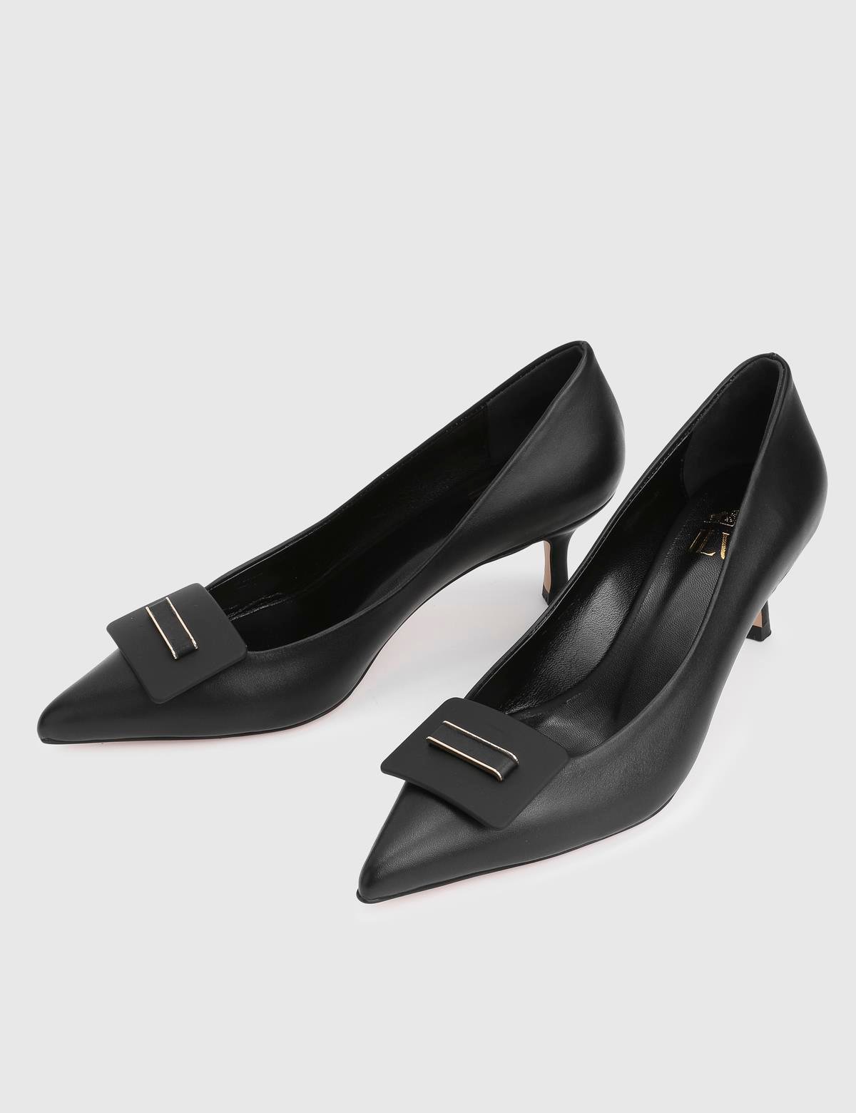 Amonde Black Leather Women's Pump