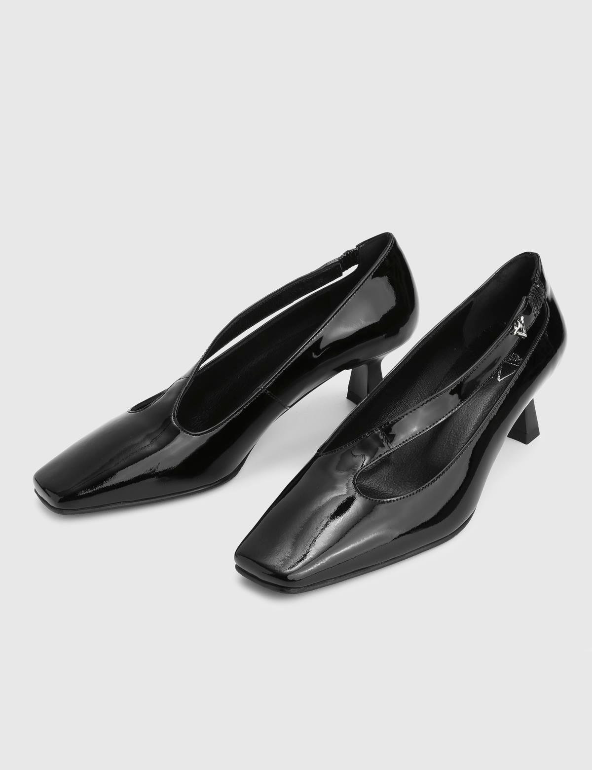 Chiera Black Patent Leather Women's Pump