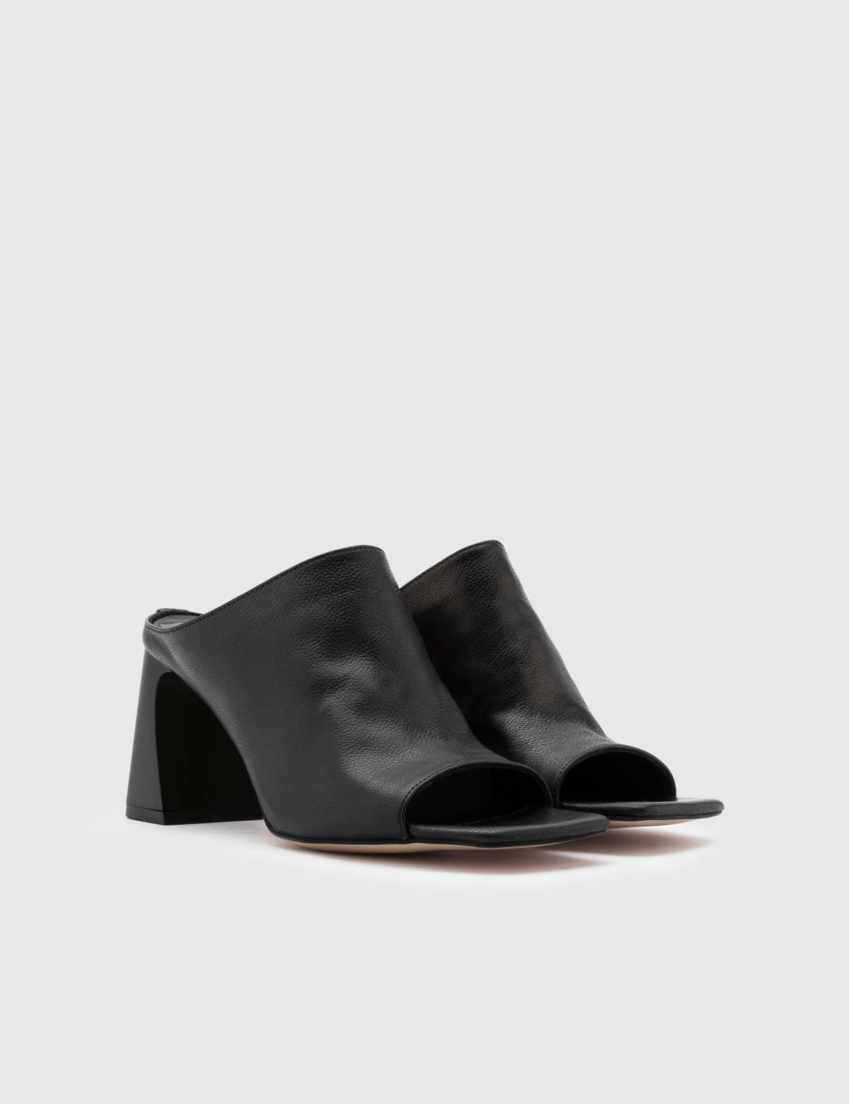 Geran Black Floater Leather Women's Heeled Slide