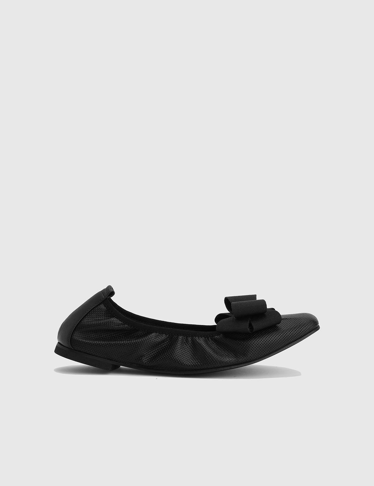 Giota Black Leather Women's Ballerina