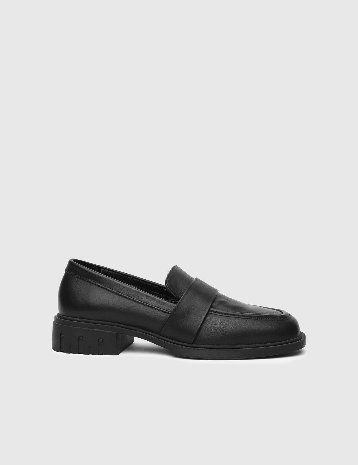 Liliya Black Leather Women's Loafer
