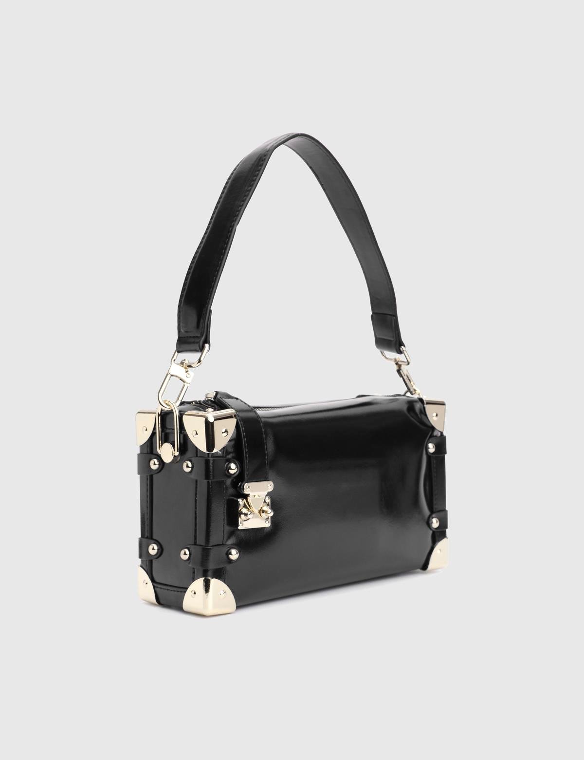 Maron Black Women's Shoulder Bag