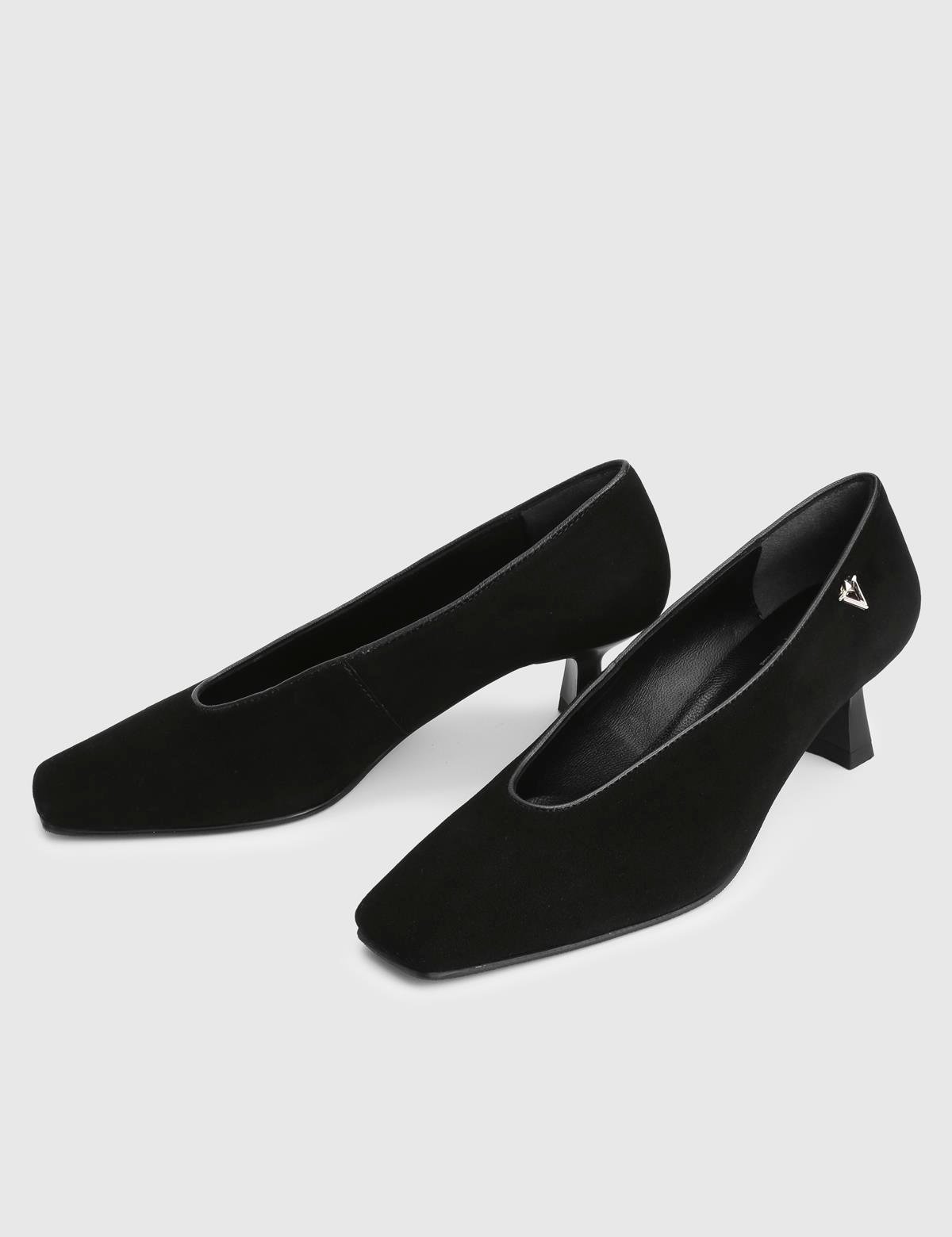 Muna Black Suede Leather Women's Pump