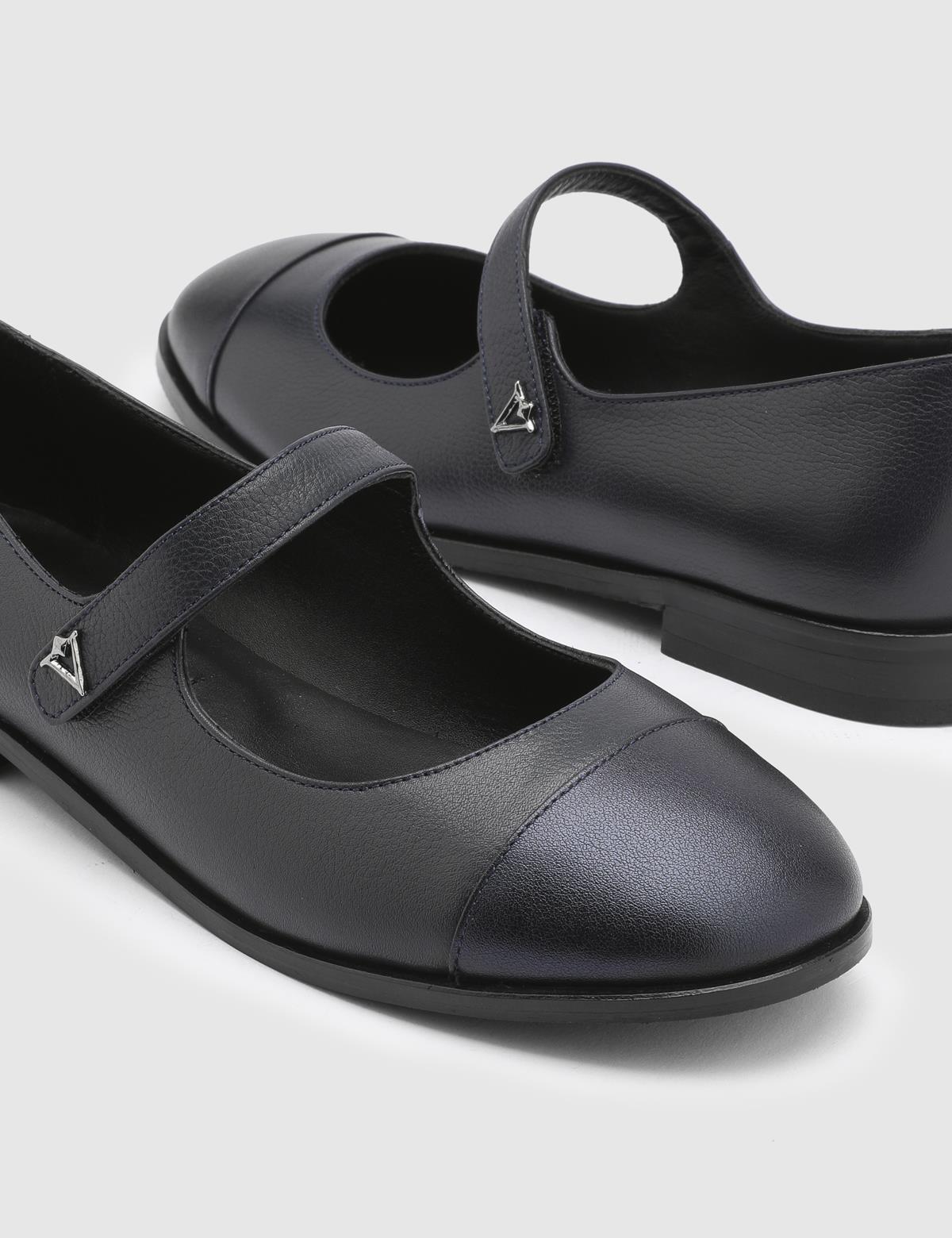 Shay Navy Blue Leather Women's Ballerina