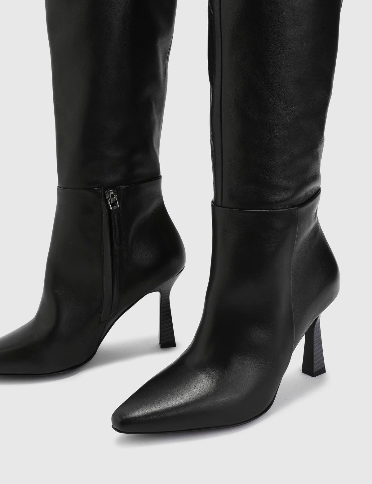 Treuh Black Leather Women's Heeled High Boot