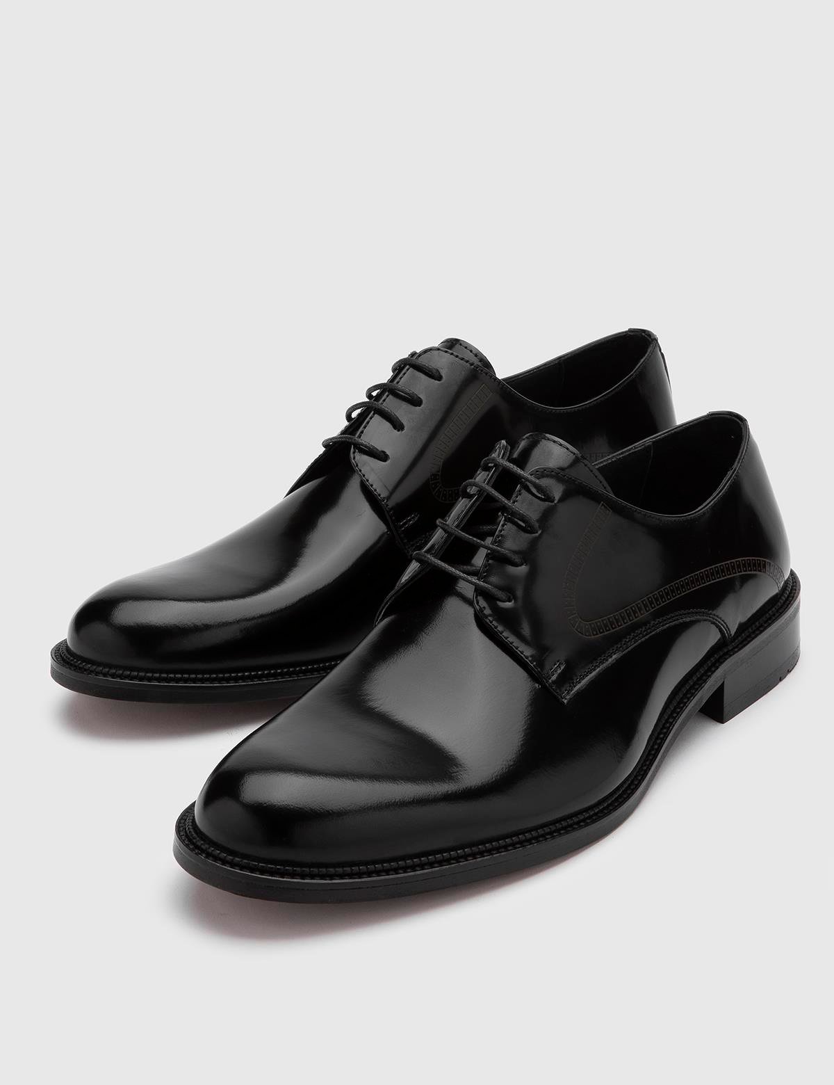 Klassischer Herrenschuh aus schwarzem Florentic-Leder von Ove